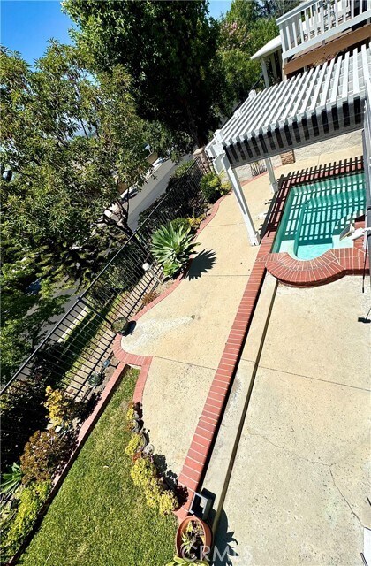 Building Photo - 16073 Crestline Dr