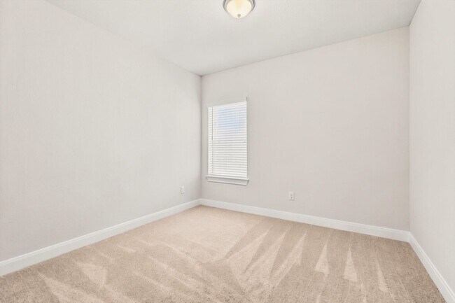 Building Photo - Elegant Living with Space to Spare | 4 Bed • 3.5 Bath