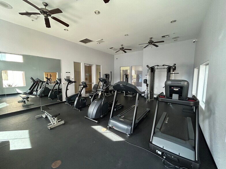 Building Photo - 6605 N 93rd Ave