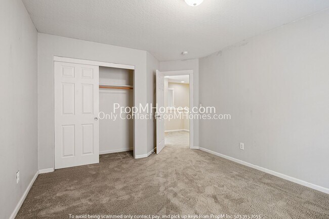 Building Photo - Four Bedroom Home in Progress Ridge - Corn...