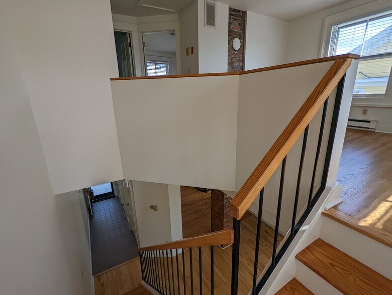 Building Photo - 642 Quinnipiac Ave