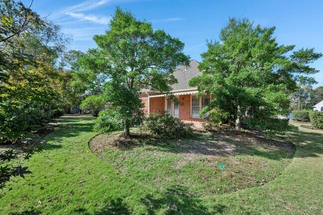 Building Photo - 310 Willow Crest Ln