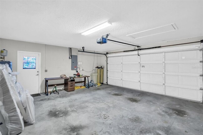 Building Photo - 1374 Viewtop Dr