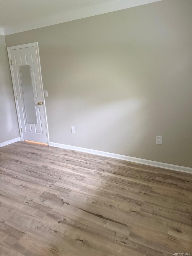 Building Photo - 38 Chelsea Dr