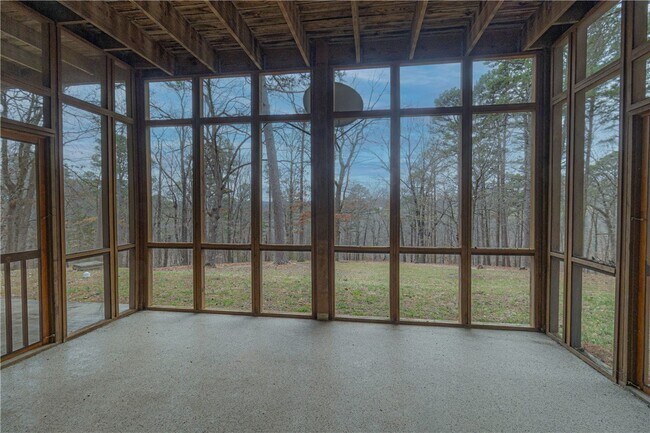 Building Photo - 20781 Low Gap Rd