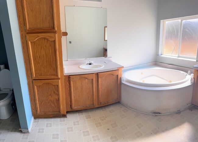 Building Photo - 2960 Peach Way