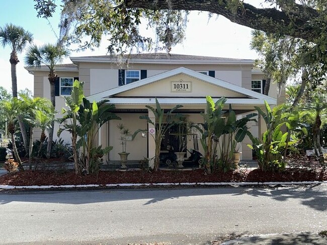 Building Photo - THE GRAND AT OLDE CARROLLWOOD