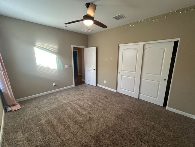 Building Photo - 26105 N 137th Ln