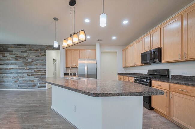 Building Photo - 3215 Laurel Bend Ln