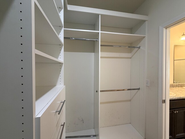Building Photo - 316 Merlin Ct