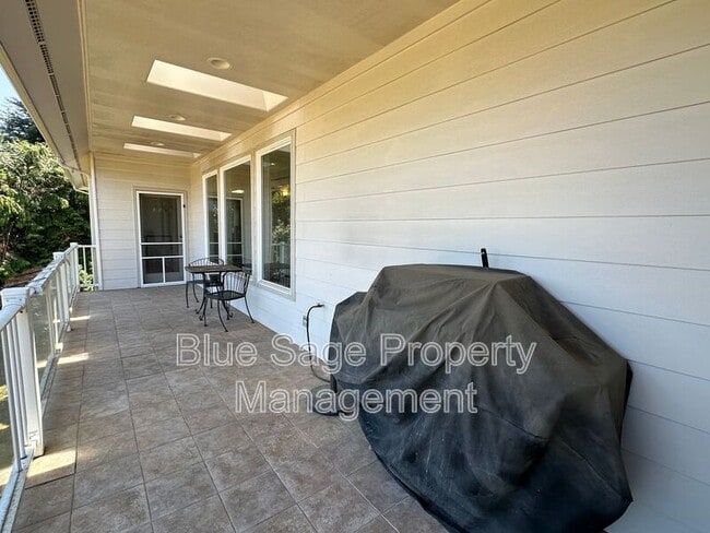 Building Photo - 561 Doe Run Rd