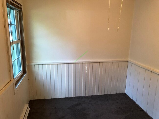 Building Photo - Available January 15th - 2 Bedroom, 1 Bathroom Single Family Home