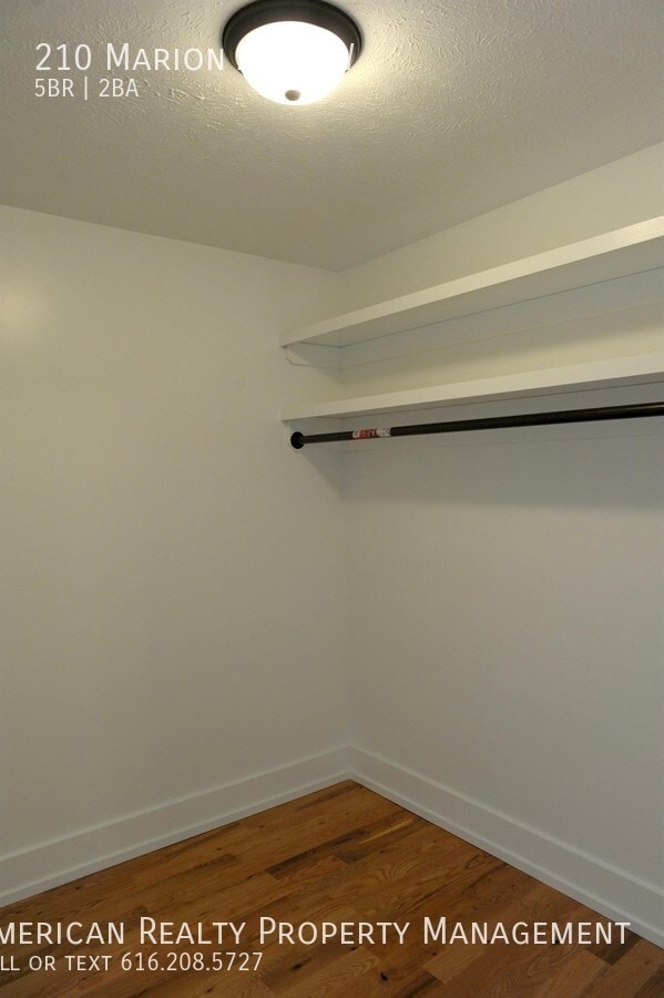 Building Photo - 210 Marion Ave NW