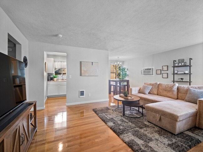 Building Photo - Comfort & Convenience in the Heart of Spokane (Furnished)