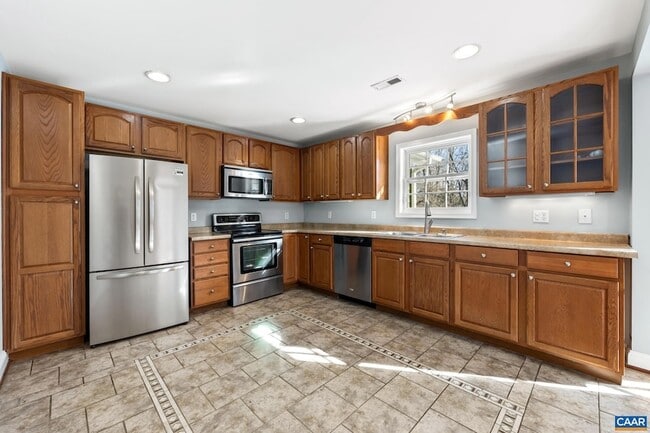 Building Photo - 703 Tilman Rd