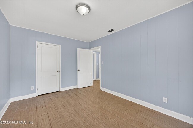 Building Photo - 2960 W 10th St