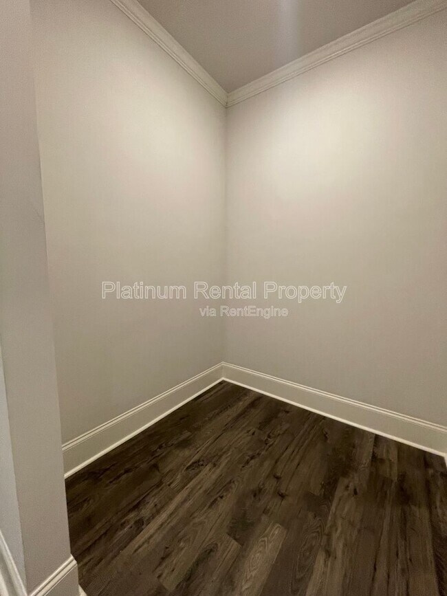 Building Photo - 1616 Chancery Ln