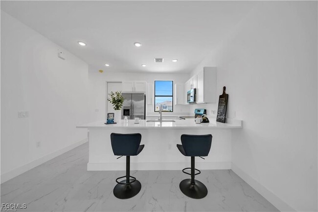 Building Photo - 2416-2418 Xelda Ave N