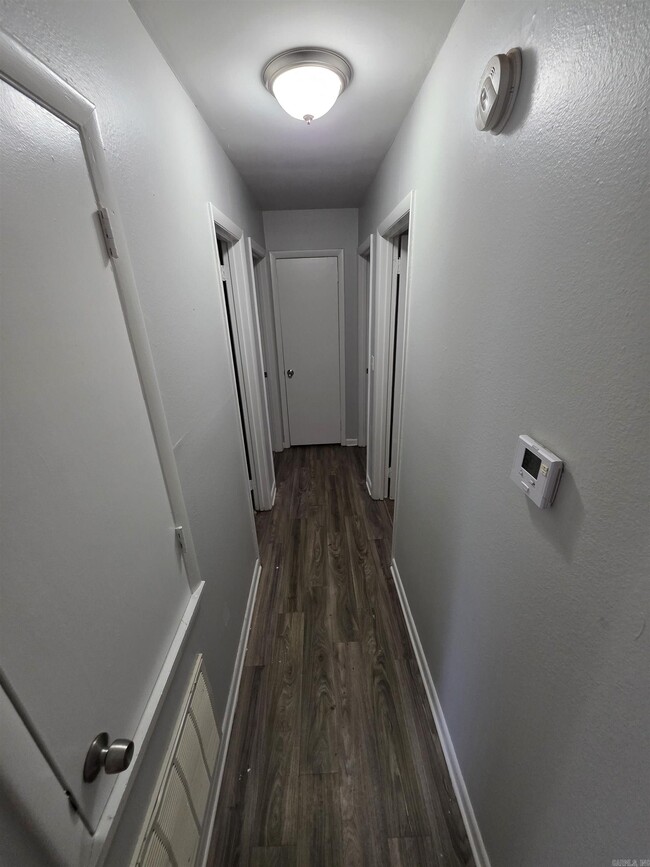 Building Photo - 8904 Merrymen Rd