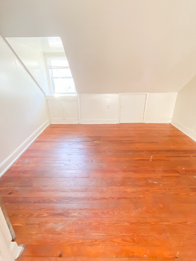 Building Photo - 108 E Roanoke St