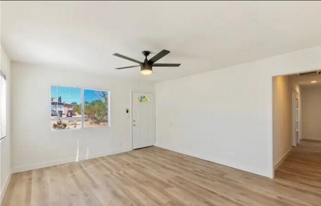 Building Photo - Stylish & Spacious: Newly Renovated 3 Bedr...
