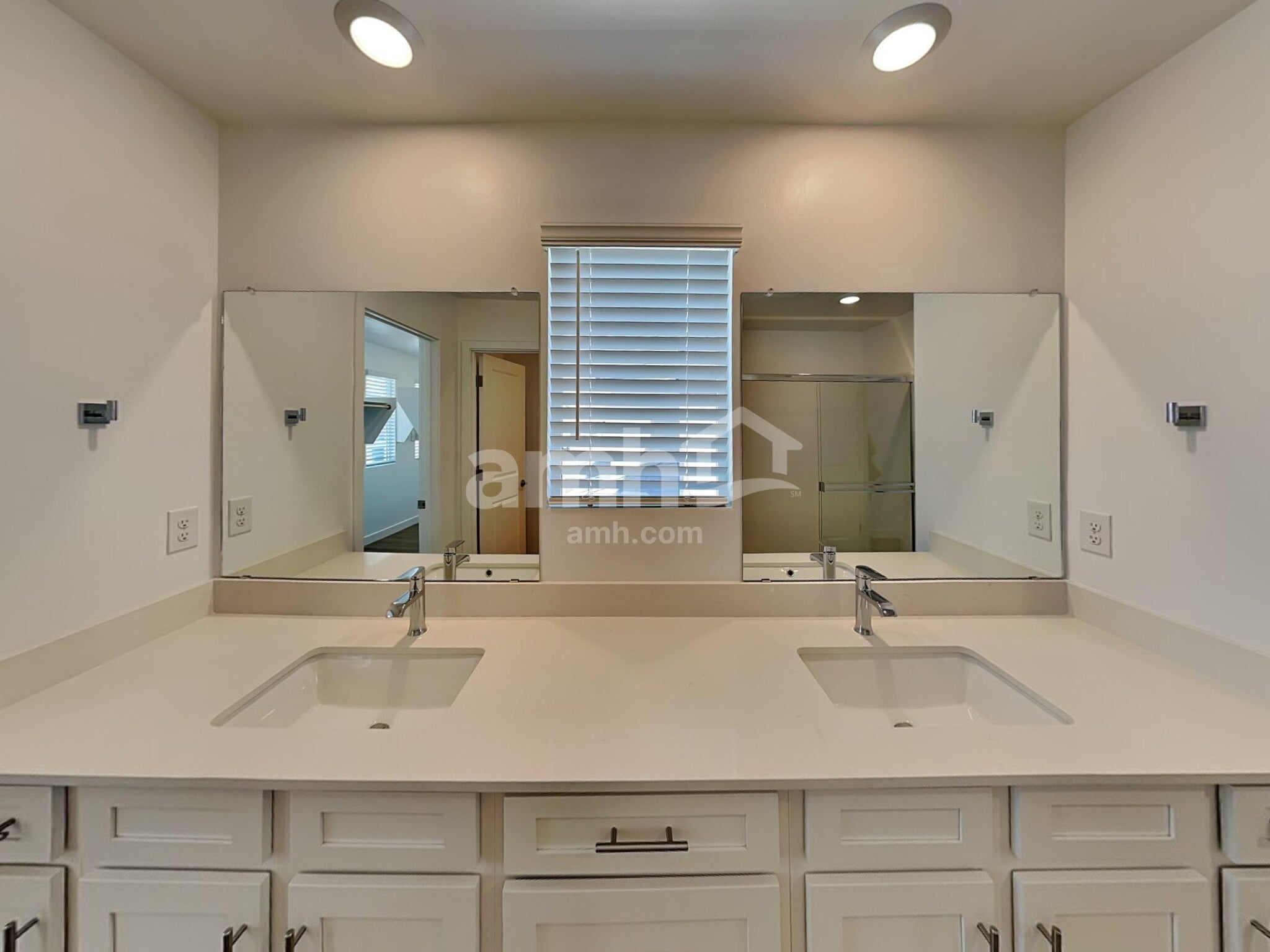 Building Photo - 9639 E Friedel Dr