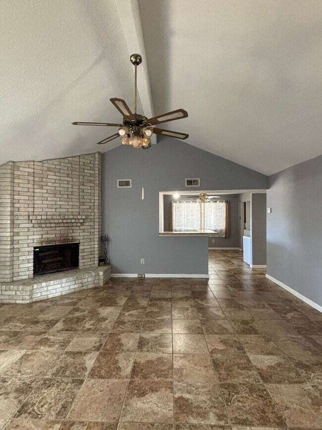 Building Photo - 3347 Silverside Dr