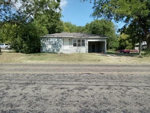 Primary Photo - 308 S Pecan St
