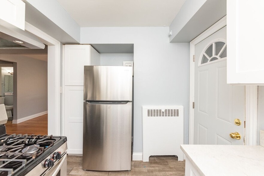 Building Photo - 227 Custer Ave