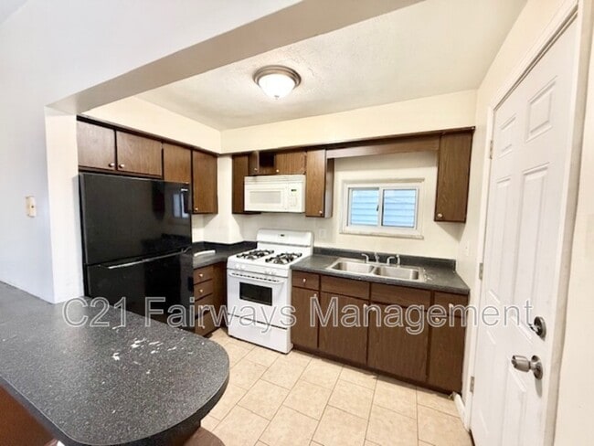 Building Photo - 42 Ruth St