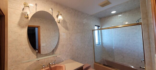 Building Photo - 6 Albergo Ct