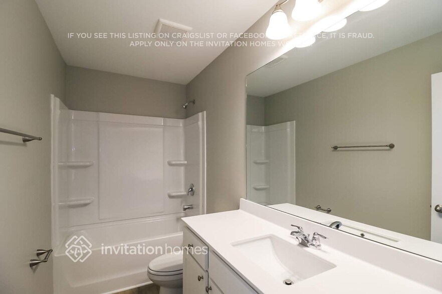 Building Photo - 1006 Starmoss Ln