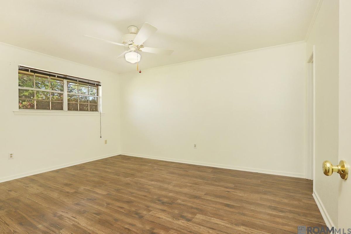 Building Photo - 7005 Whitlow Dr