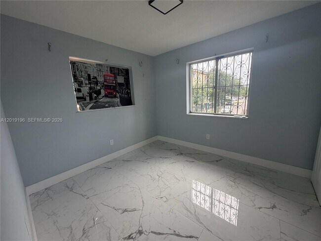 Building Photo - 47 NW 47th Ave