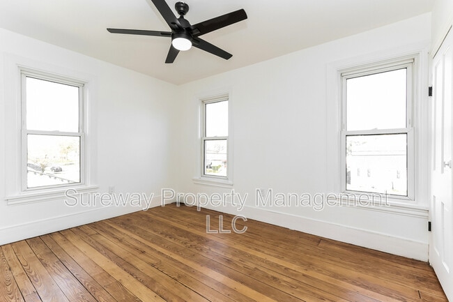 Building Photo - 226 Greenwich Ave