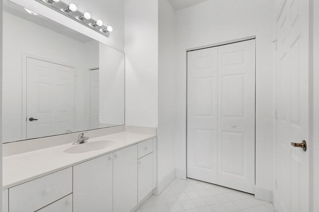 Building Photo - 9820 Galleon Dr