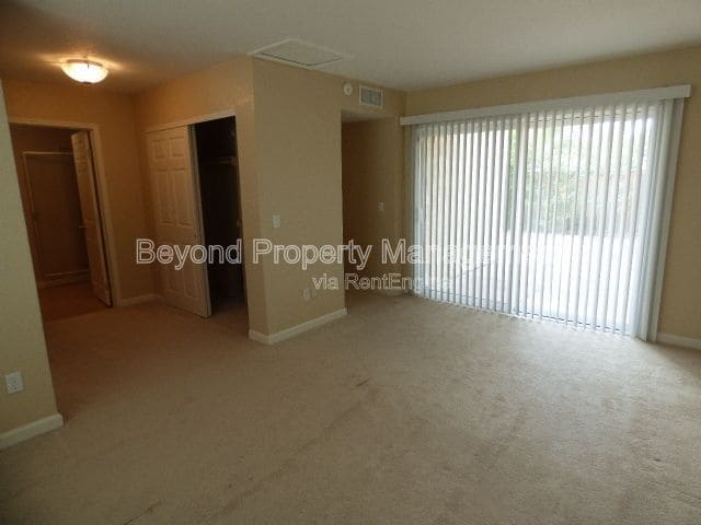 Building Photo - 521 Vicki Pl