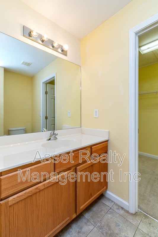 Building Photo - 1667 Maple View Way