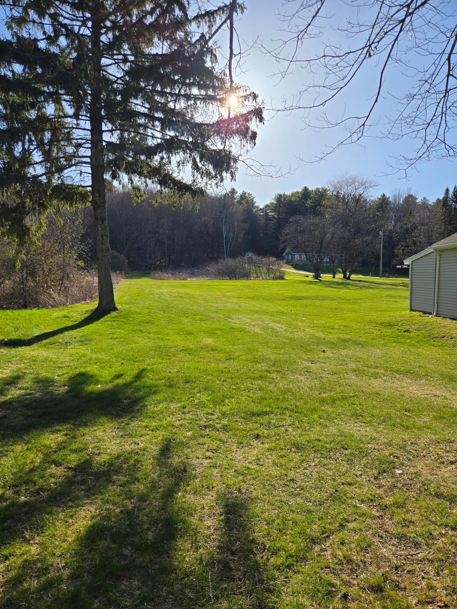 Building Photo - 521 Riverside Dr