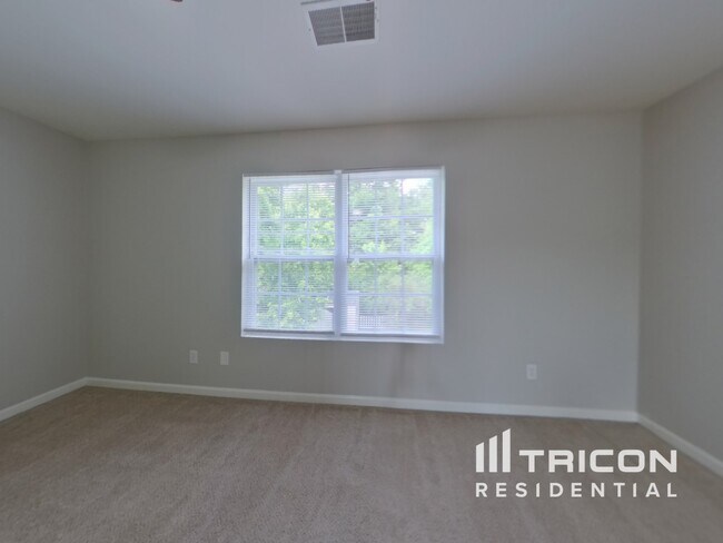 Building Photo - 3756 Wingfield Dr