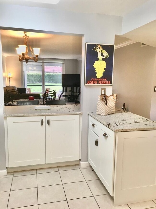 Building Photo - 9410 N Hollybrook Lake Drive 103, Pembroke...