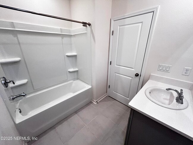 Building Photo - 379 Annies Pl