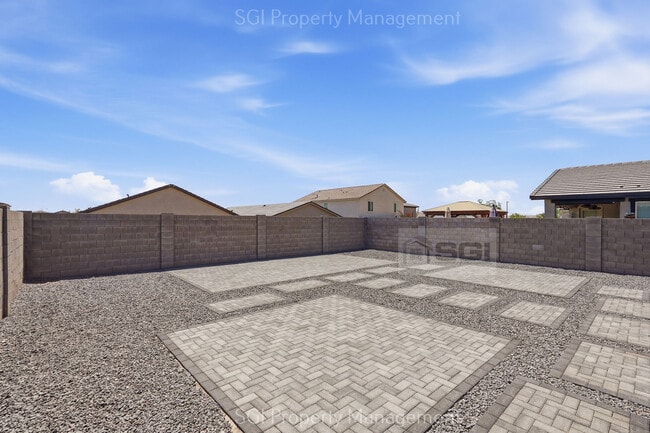 Building Photo - 17851 W Daley Ln