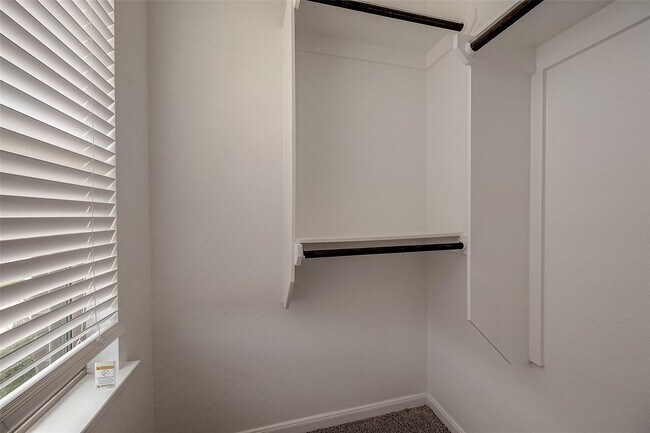 Building Photo - 2559 Terrace Point Dr