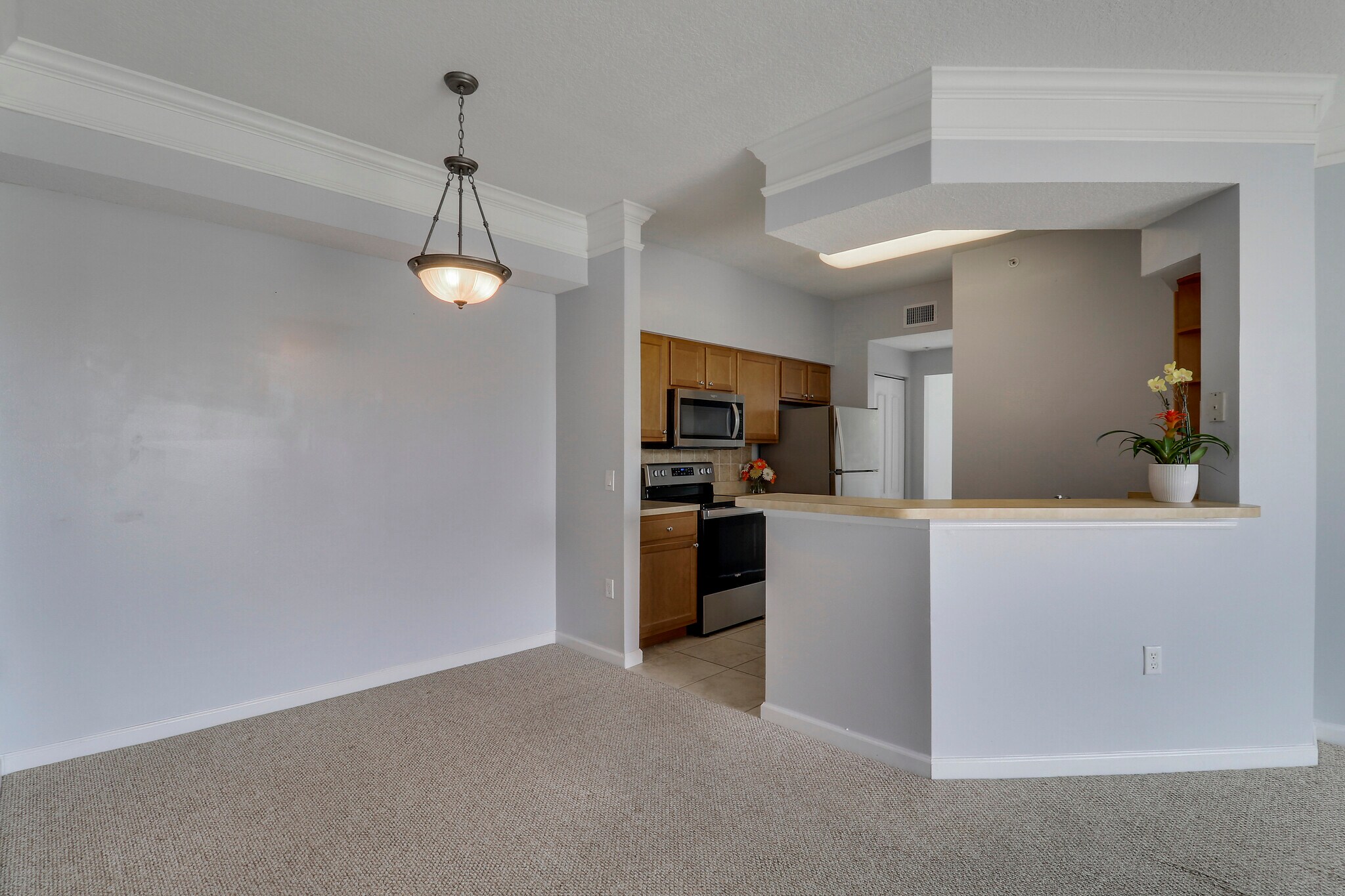 Building Photo - 4302 Myrtlewood Cir E