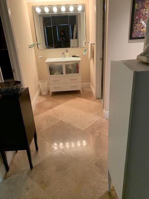 Building Photo - 3900 Galt Ocean Dr