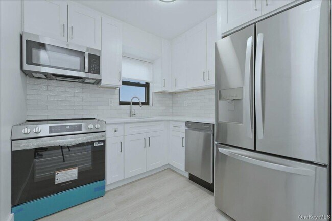 Building Photo - 136 Albany Blvd