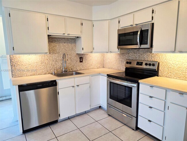 Building Photo - 2111 N 26th Ave
