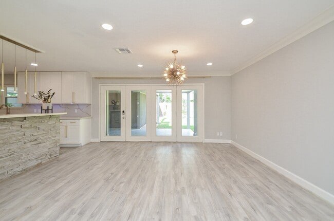 Building Photo - 9606 Highmeadow Dr