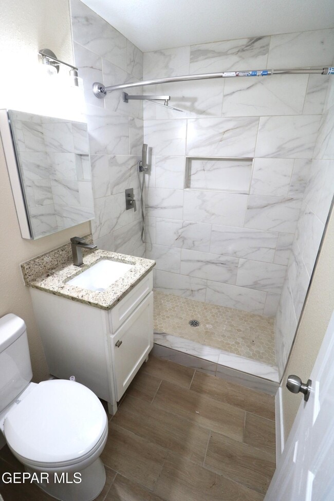 Building Photo - 536 Bataan Cir